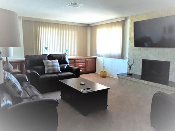 3rd image of 250 Carmel Dr