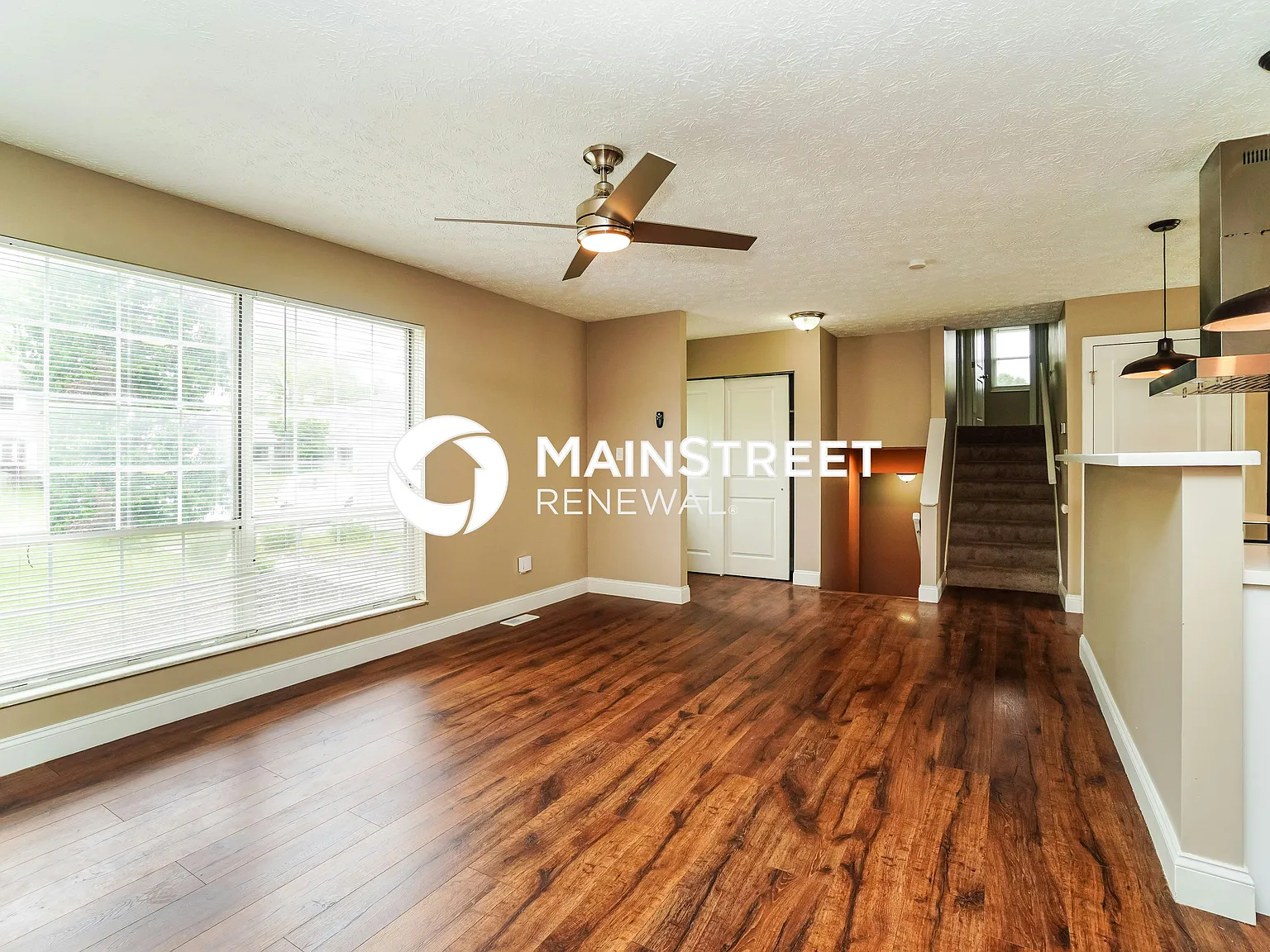 557 Hunt Valley Dr — Photo 2