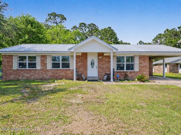203 Lynn Cir, Pass Christian, MS 39571