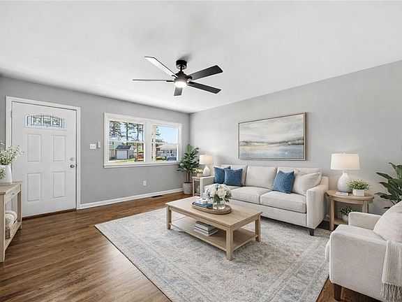 4th image of 1027 Barry Ct