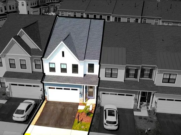 18989 Coral Reef Sq, Leesburg, VA 20176