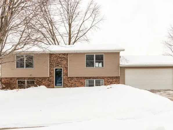 714 36th St SW, Rochester, MN 55902