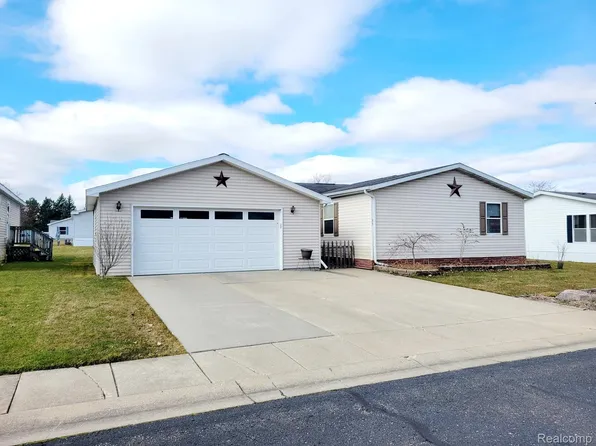 35 Somerset St, Swartz Creek, MI 48473