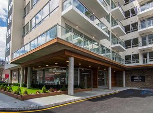 15 Somerset Ln #202, Edgewater, NJ 07020