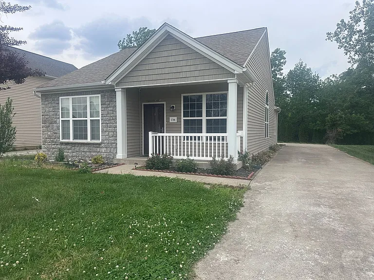 5706 Bannon Crossings Dr — Photo 2