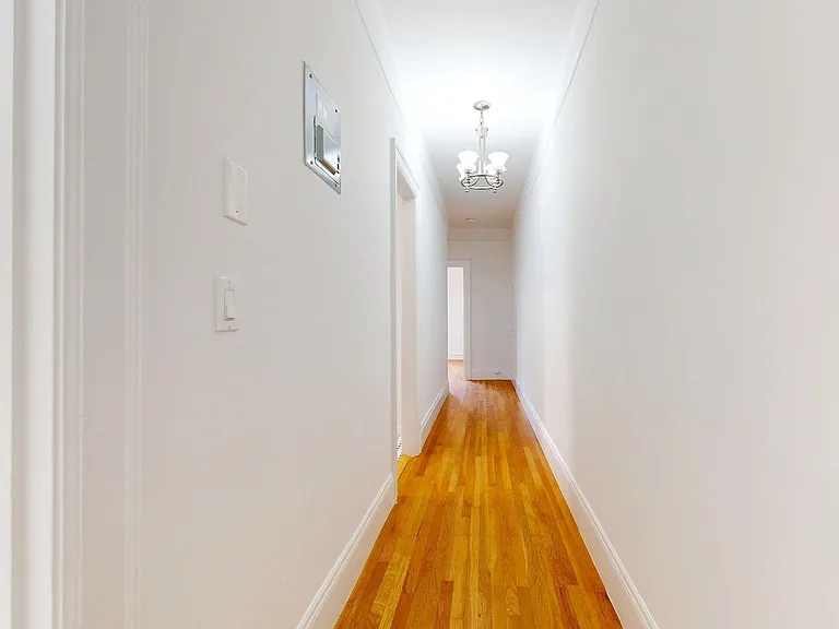 1053 Bush St #12 — Photo 6