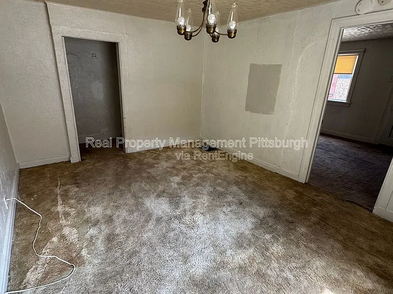 2812 Edwards Way — Photo 4