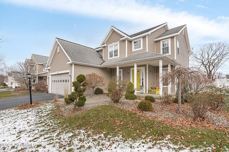 3rd image of 4 Redwood Court