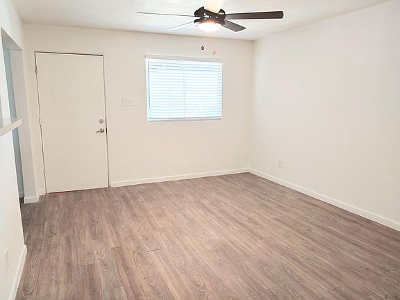 2nd image of 530 E Mariposa St APT 40