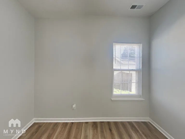 1920 Nigel Ct — Photo 14
