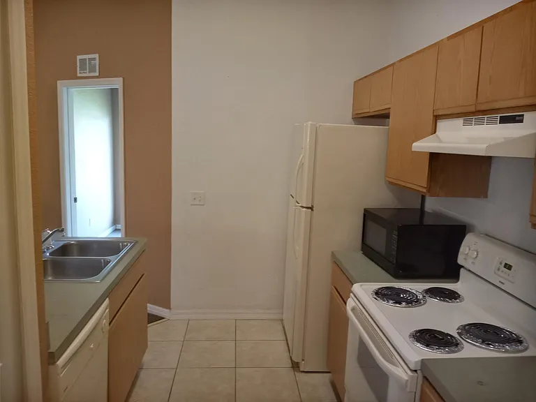 120 Eagle Point Blvd — Photo 6