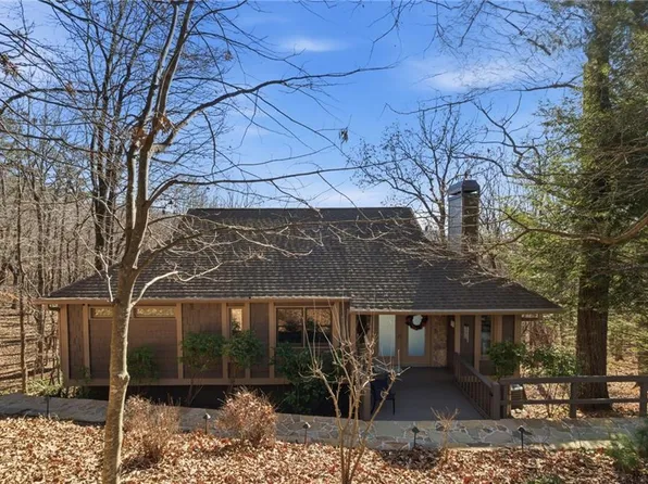 1300 Quail Cove Dr, Big Canoe, GA 30143