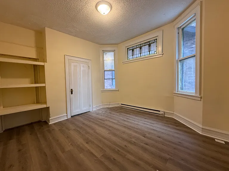 165-167 S Hyde Park Ave #2 — Photo 4