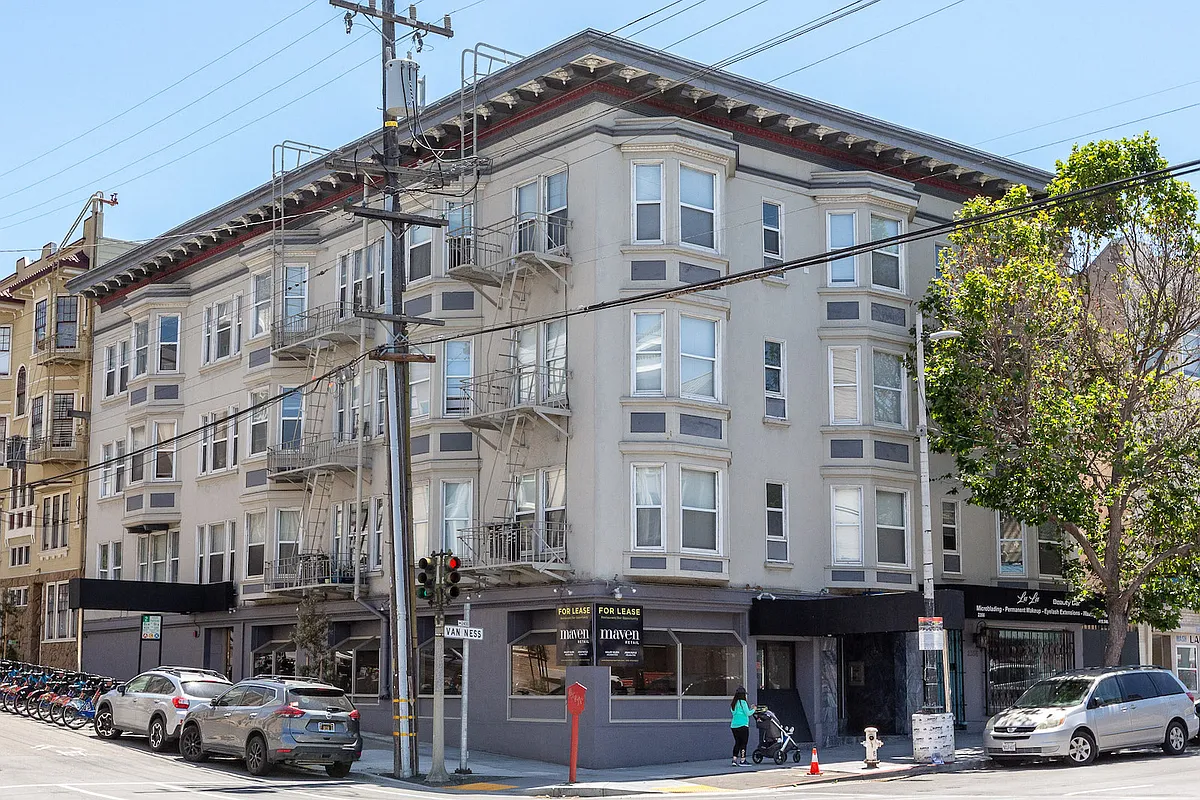 Building Photo - 2360 Van Ness Ave