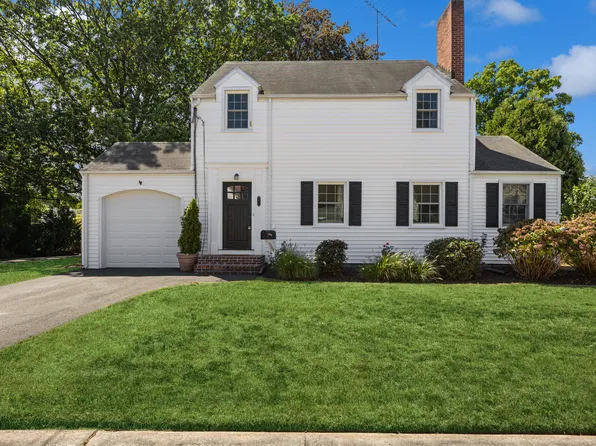 91 Gillies Road, Hamden, CT 06517