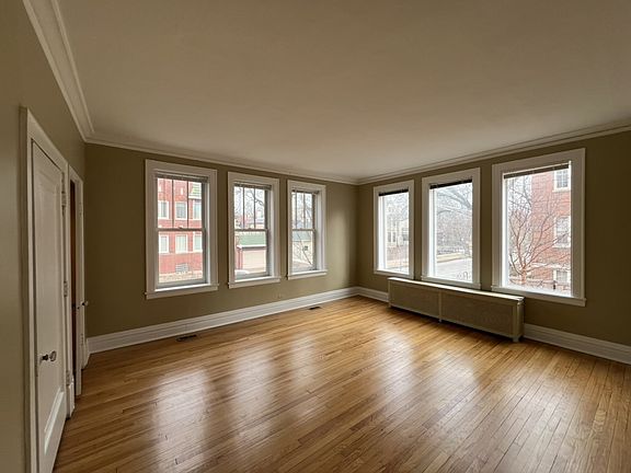 Primary bedroom / sun room