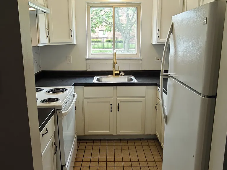 14745 Kilpatrick Ave #1W — Photo 10