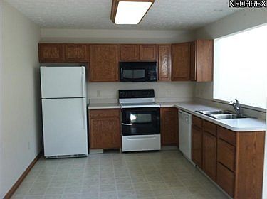 2nd image of 573 Heatherwoods Dr