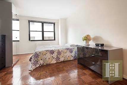5th image of 165 W 66th St APT 8A