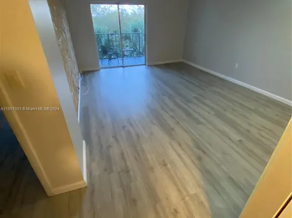 14250 SW 62nd St APT 410, Miami, FL 33183