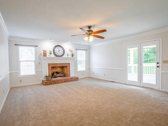 4th image of 1006 Kensington Lake Dr