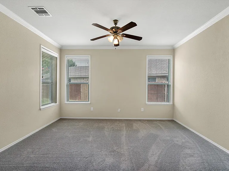 4402 Emerald Leaf Dr — Photo 23
