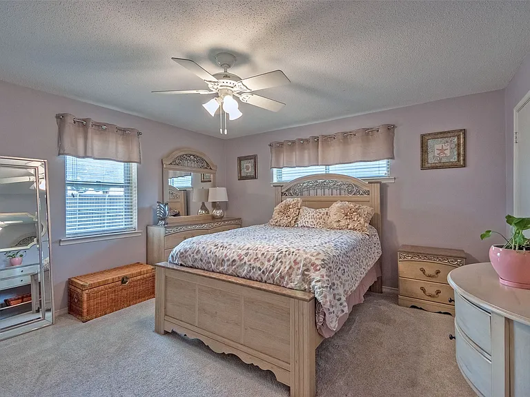 5739 Banting Way — Photo 12