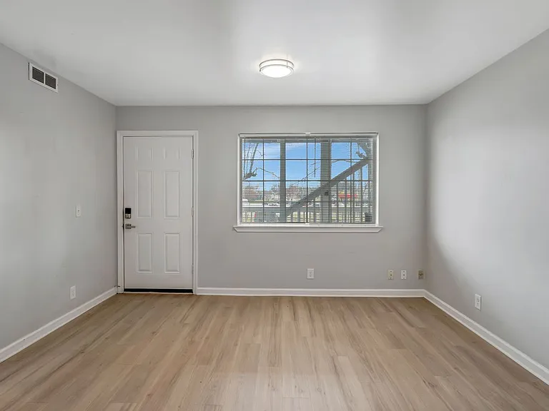 Hickory Lofts — Photo 38