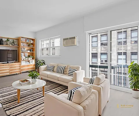 Living room, photo 1