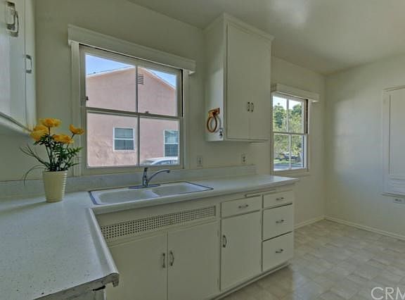 5th image of 317 W Floral Dr