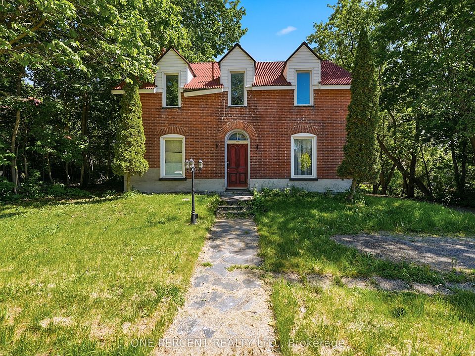 1st image of 213 Saint Lawrence St E #E