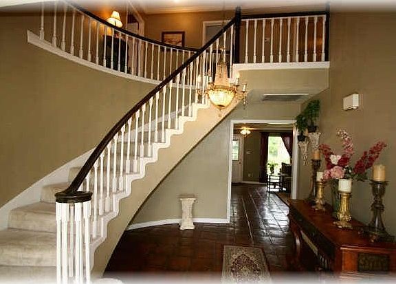 Suspended Staircase (Previous OWner)