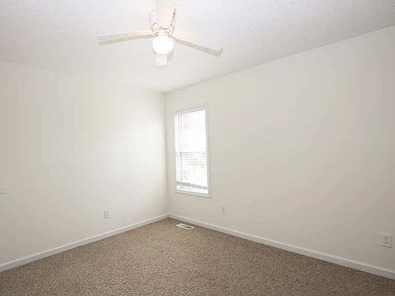 8 Moore Dr — Photo 32