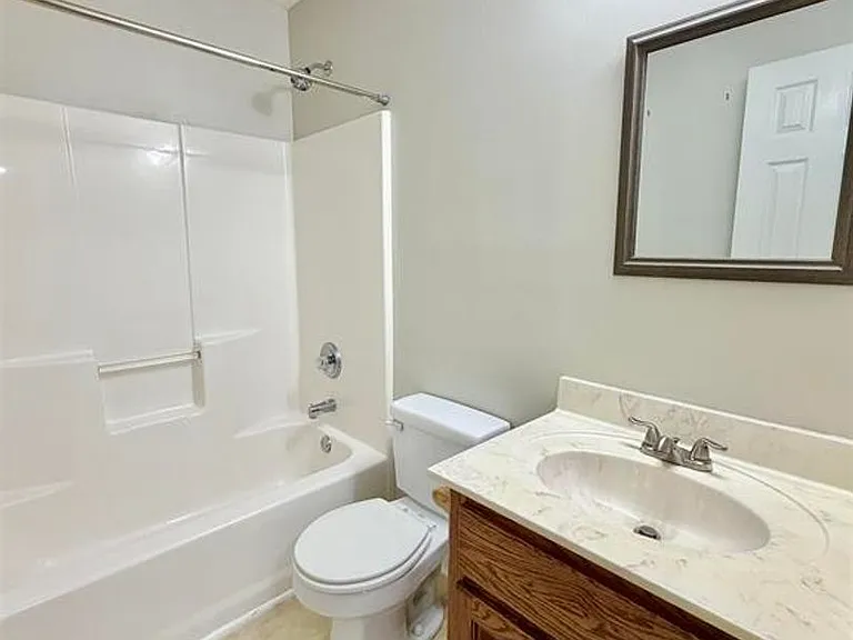 128 Carnaby St — Photo 23