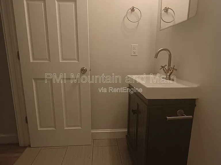 617 Brookshire St #B — Photo 27