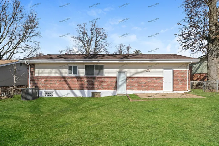 2404 Burchard Dr — Photo 12