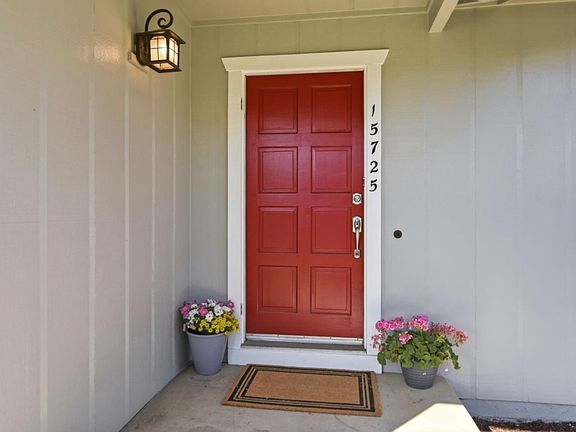 3rd image of 15725 Ranchero Dr