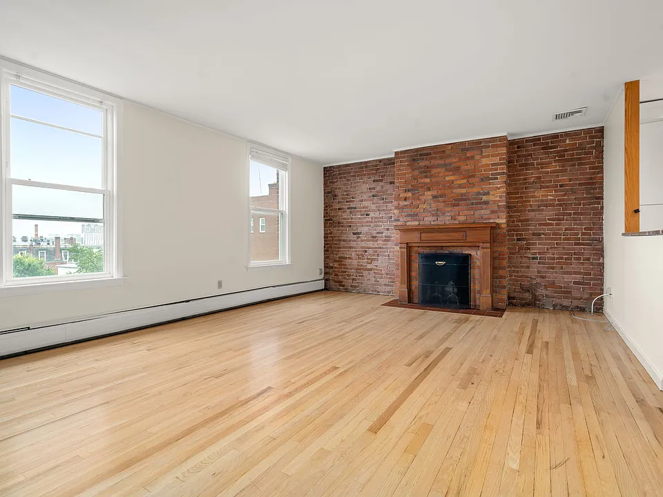 35 High St #3