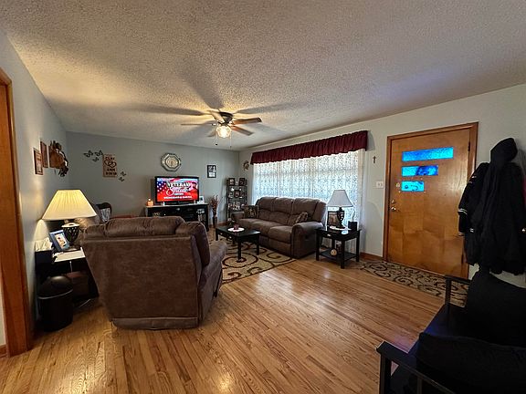 2nd image of 1305 Macarthur Rd