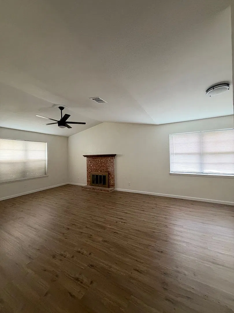 Move-In Special $500 Off 1st Month's Rent — Photo 4