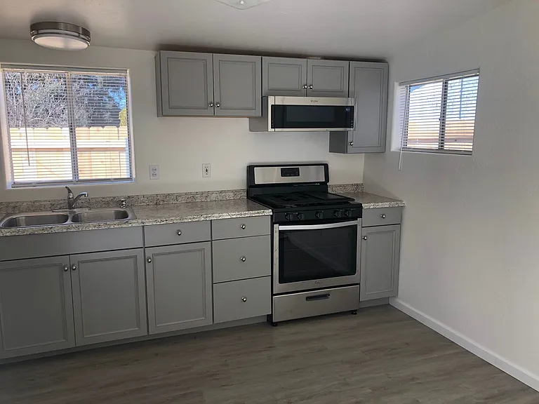 5455-5457 San Anselmo Rd — Photo 3