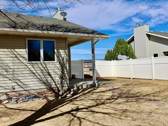 2nd image of 2014 Cougar Ave