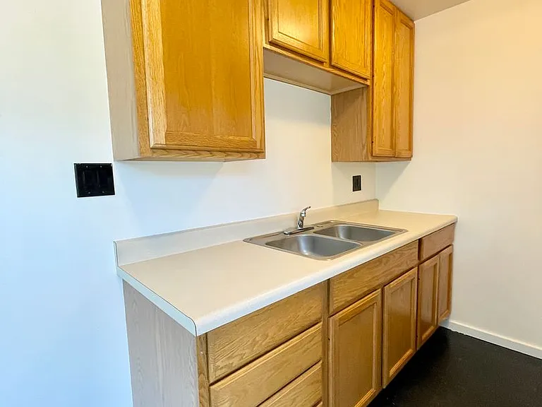 Escolier Apartments — Photo 54