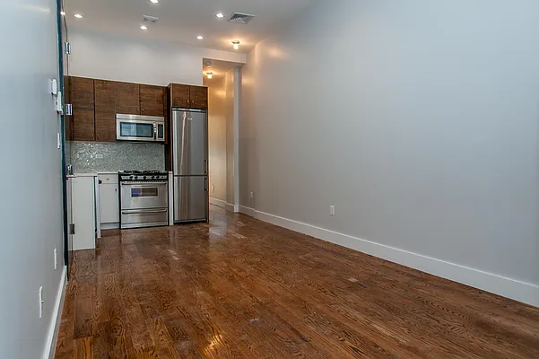 Rented by Nooklyn NYC LLC | media 67