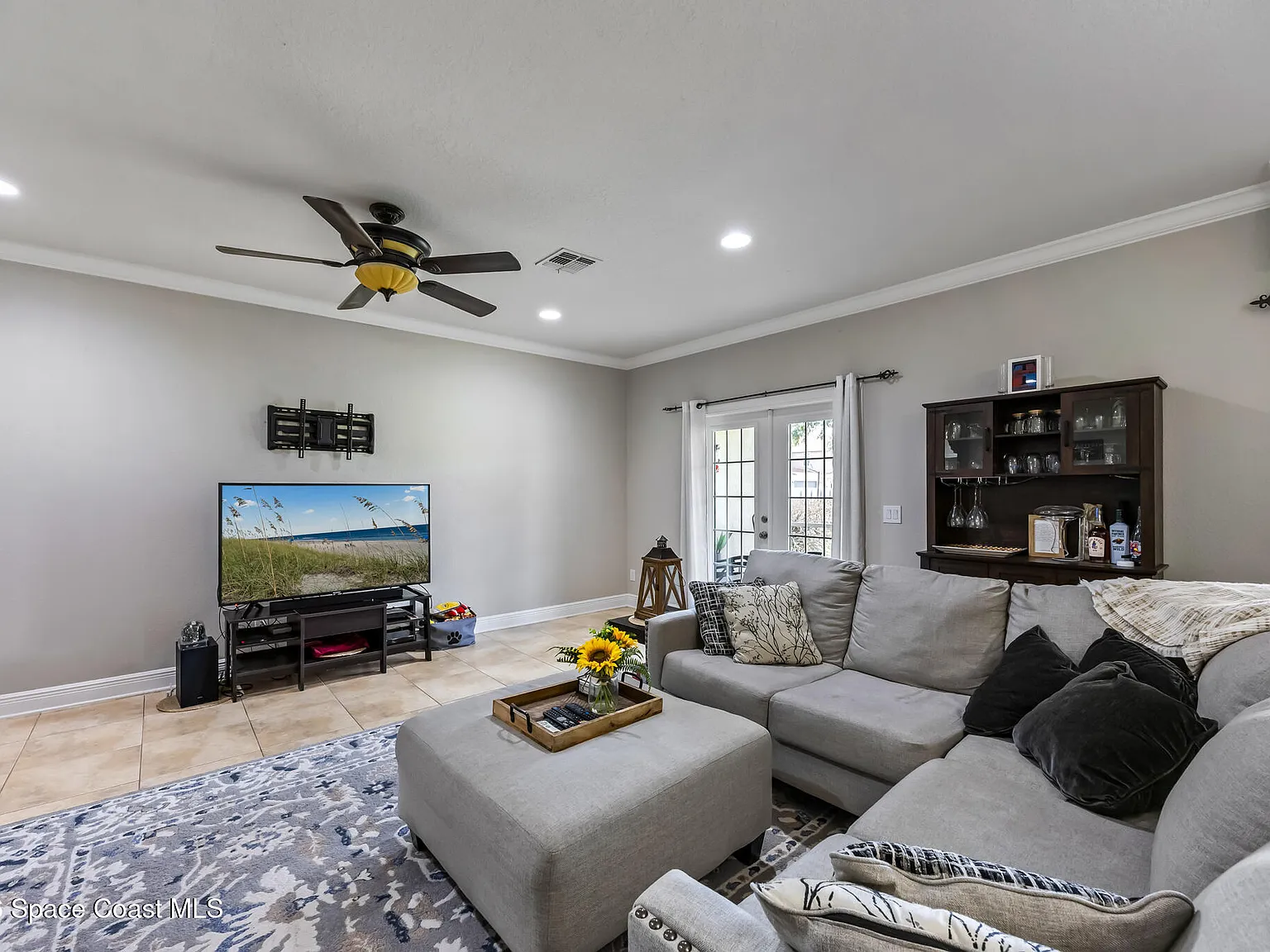 3 bed, 2.5 bath, 1752 sqft, $2,600 — Photo 2