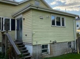 822 State Rd, Westport, MA 02790