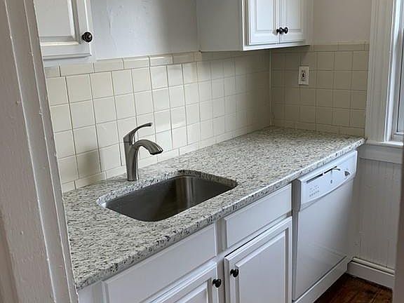 3rd image of 8 Glendale St #U
