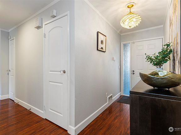 5th image of 9715 NE Juanita Drive #208B