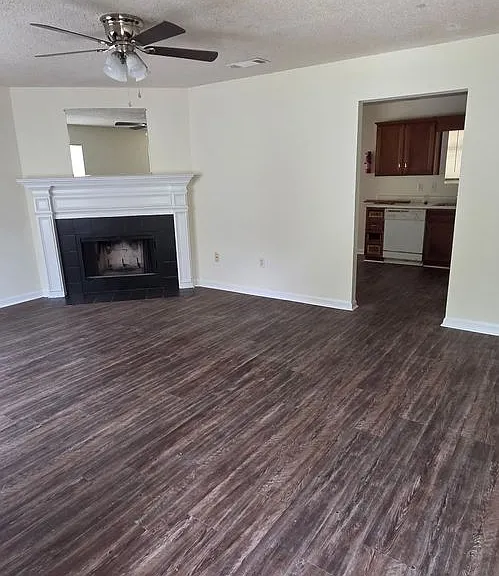 2929 Wakefield Ct — Photo 3