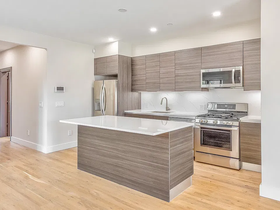 34-55 Vernon Blvd #2M